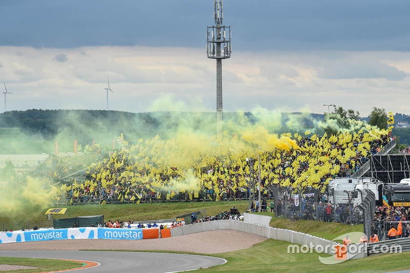 Valentino Rossi, Yamaha Factory Racing fans