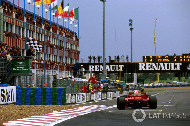 Zieldurchfahrt: Michael Schumacher, Ferrari F310B