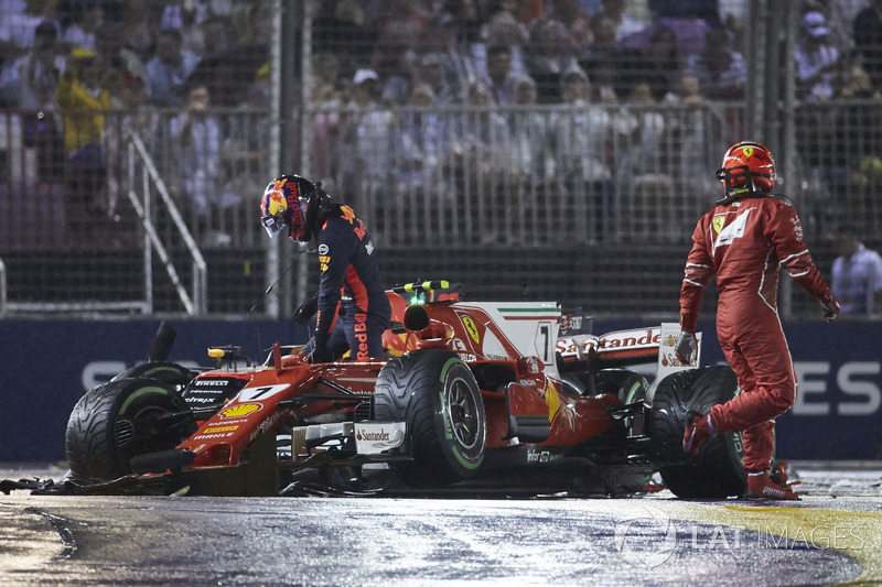 Kimi Raikkonen, Ferrari, Max Verstappen, Red Bull, na de crash