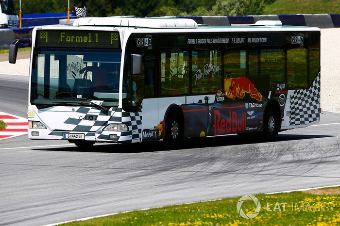 Autobuses en pista