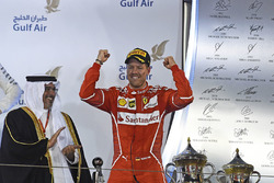 Podium: ganador, Sebastian Vettel, Ferrari