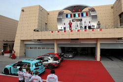 Podium: Race winner Roberto Colciago, M1RA, Honda Civic TCR, second place Hugo Valente, Lukoil Craft-Bamboo Racing, SEAT León TCR, third place Jean-Karl Vernay, Leopard Racing Team WRT, Volkswagen Golf GTi TCR, third place