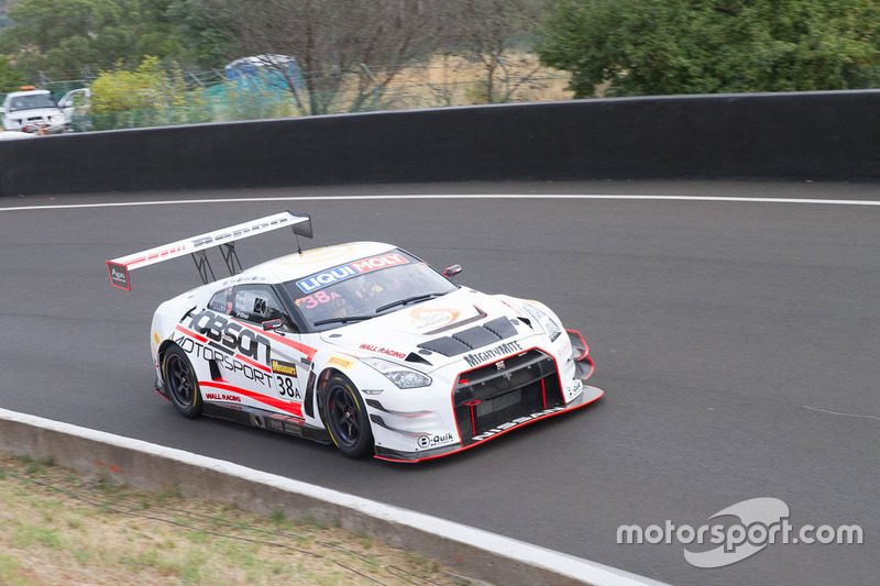 #38 Wall Racing, Nissan GT-R: Daniel Bilski, Adrian Flack, Chris Pither