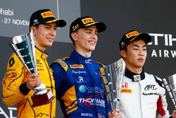 Podio: gador de la carrera  Jake Hughes, DAMS; segundo Jack Aitken, Arden International; tercero Nir