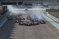 Alex Lynn, DAMS leads Johnny Cecotto Jr., Rapax & Norman Nato, Racing Engineering