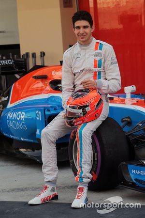 Esteban Ocon, Manor Racing at a team photograph