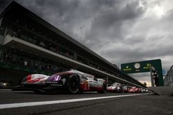 #2 Porsche Team Porsche 919 Hybrid: Timo Bernhard, Earl Bamber, Brendon Hartley