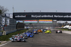 Start: Will Power, Team Penske Chevrolet leads