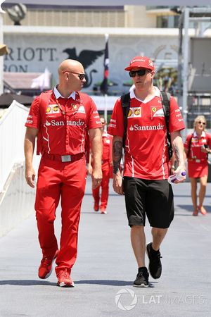 Kimi Raikkonen, Ferrari, et son entraîneur Mark Arnall