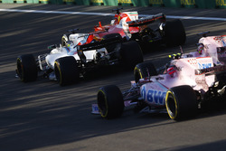 Sebastian Vettel, Ferrari SF70H, Felipe Massa, Williams FW40, Sergio Perez, Sahara Force India F1 VJM10 et Esteban Ocon, Sahara Force India F1 VJM10