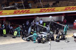 Valtteri Bottas, Mercedes-Benz F1 W08  makes a pitstop