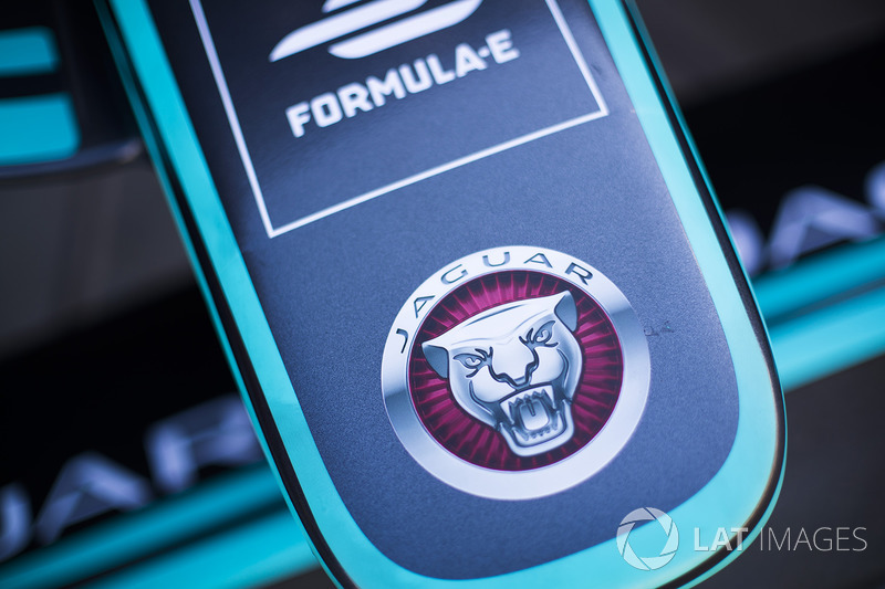 Jaguar logo