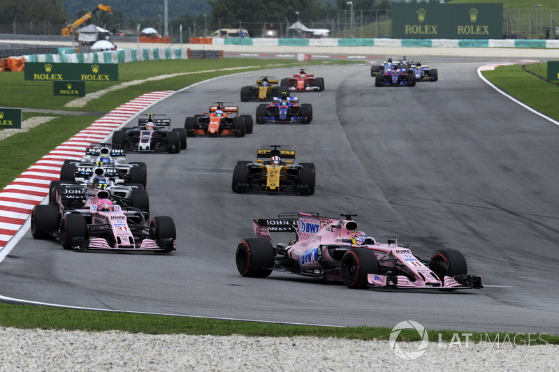 Sergio Perez, Sahara Force India VJM10, al inicio de la carrera