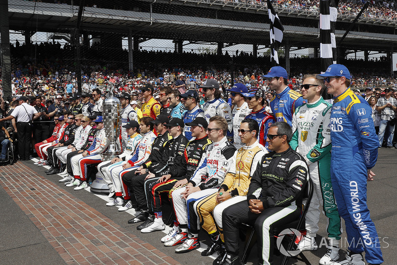 Foto bersama para pembalap Indy 500 2017