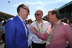 Sean Bratches, Formula One Managing Director, Commercial Operations and Andrew Westacott, Australian