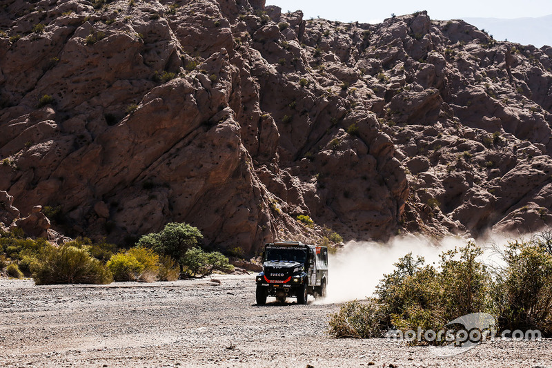 #502 Team De Rooy Iveco: Federico Villagra, Adrian Yacopini, Ricardo Torlaschi
