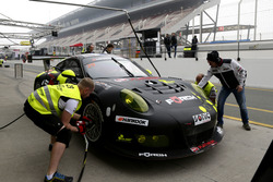 Porsche 991 GT3 R команды Forch Racing powered by Olimp: Роберт Лукаш, Марцин Едлински, Вольф Хенцлер, Сантьяго Крил, Роберт Кубица