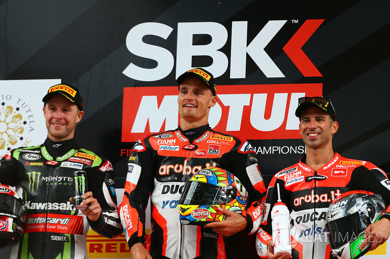 Podio: il secondo classificato Jonathan Rea, Kawasaki Racing