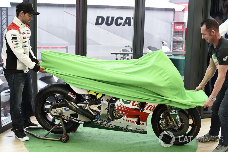 Cal Crutchlow, Team LCR Honda, Aaron Slight, Diseño Cal Castrol Honda