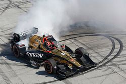 Ganador de la carrera James Hinchcliffe, Schmidt Peterson Motorsports Honda