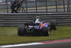 Разворот на трассе: Карлос Сайнс-мл., Scuderia Toro Rosso STR12