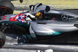 Ganador, Lewis Hamilton, Mercedes-Benz F1 W08 en parc ferme