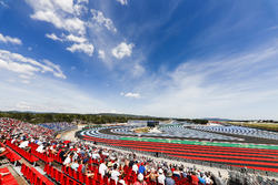 Sergey Sirotkin, Williams FW41, devant Pierre Gasly, Toro Rosso STR13