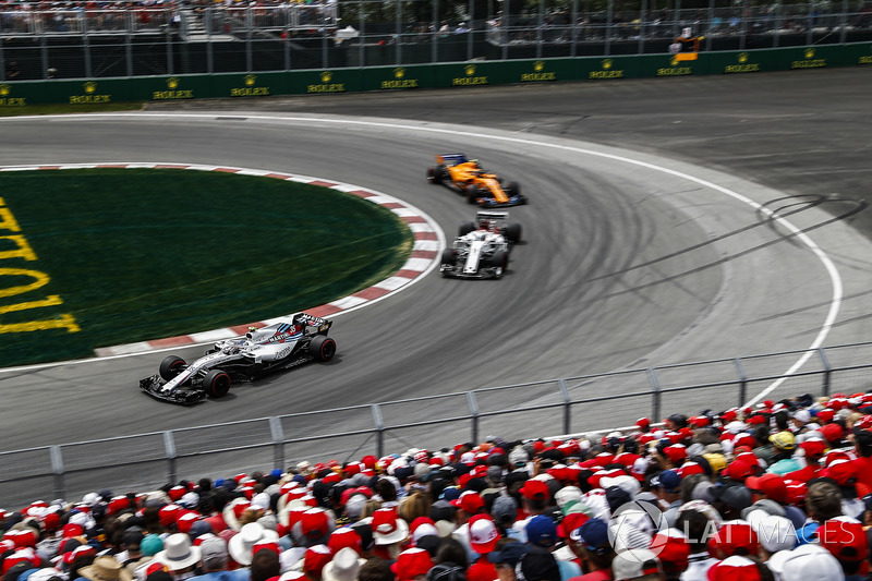 Sergey Sirotkin, Williams FW41, devant Marcus Ericsson, Sauber C37