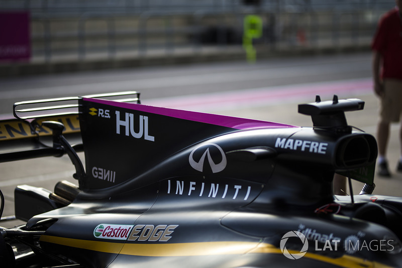 Renault Sport F1 Team RS17 motor kapağı kanatçıkları