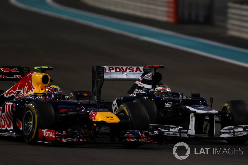 Pastor Maldonado, Williams FW34, en Mark Webber, Red Bull Racing RB8