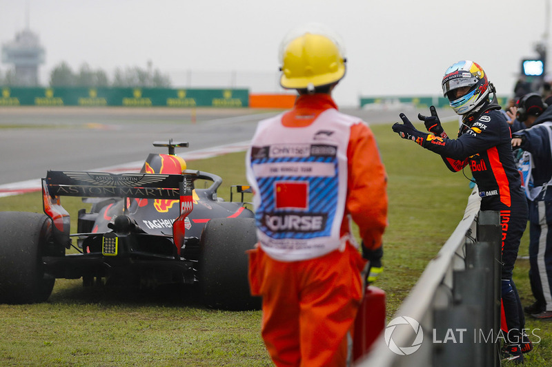 Остановка на трассе: Даниэль Риккардо, Red Bull Racing RB14