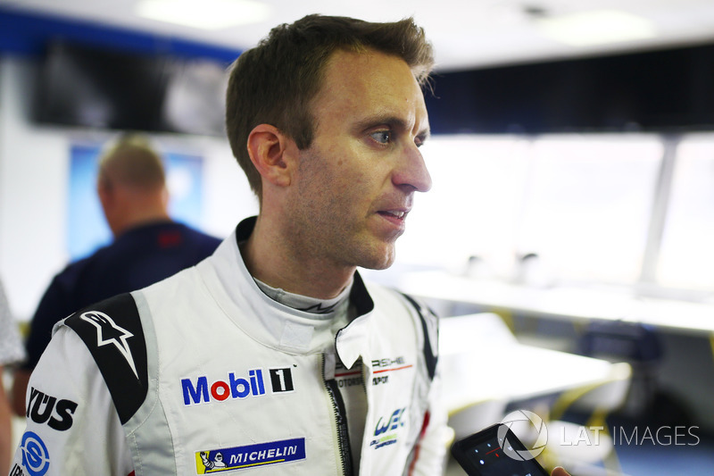 #94 Porsche GT Team Porsche 911 RSR: Timo Bernhard