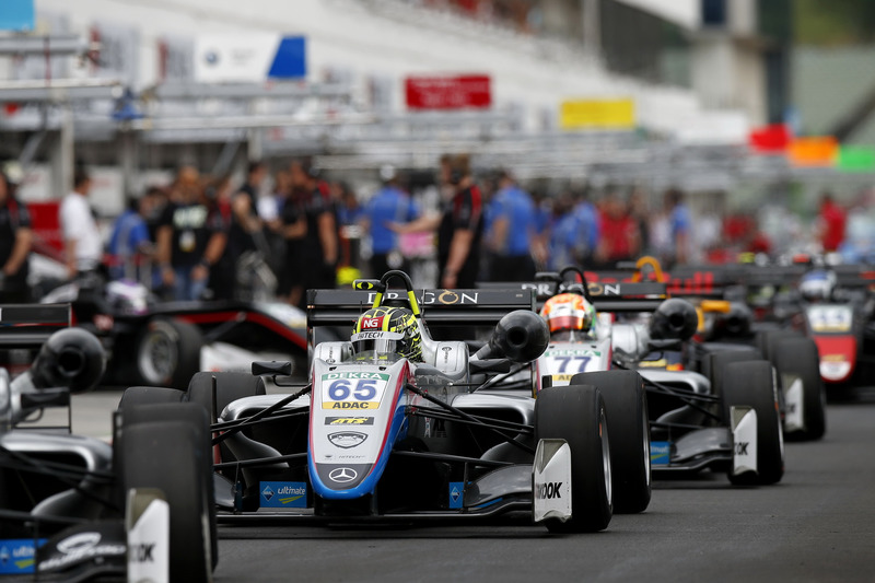 Enaam Ahmed, Hitech Bullfrog GP Dallara F317 - Mercedes-Benz