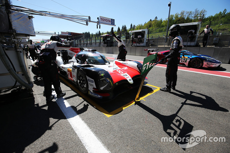 #8 Toyota Gazoo Racing Toyota TS050: Sébastien Buemi, Kazuki Nakajima, Fernando Alonso , in the pits