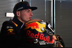 Max Verstappen, Red Bull Racing y su casco