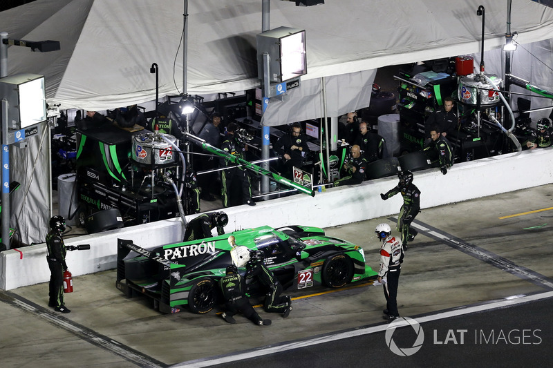 #22 Tequila Patron ESM Nissan DPi: Pipo Derani, Johannes van Overbeek
