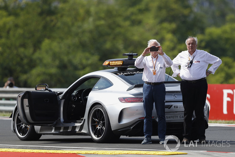 Delegasi FIA, Charlie Whiting