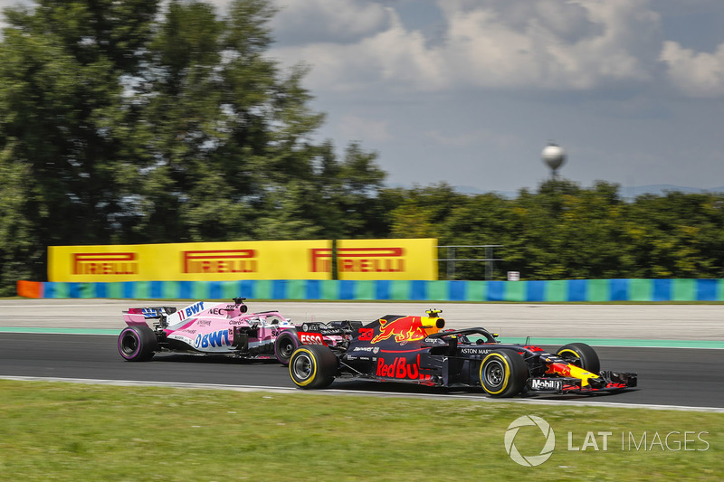 Max Verstappen, Red Bull Racing RB14, leads Sergio Perez, Force India VJM11