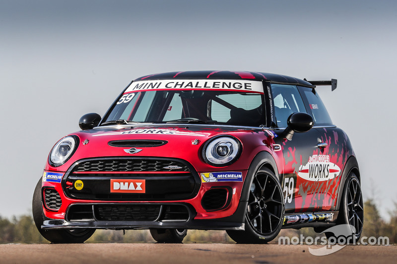 MINI John Cooper Works Challenge Lite