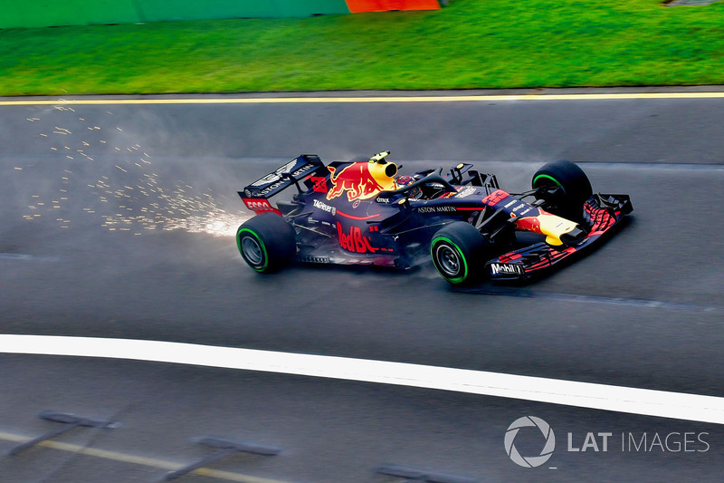 Max Verstappen, Red Bull Racing RB14 sparks