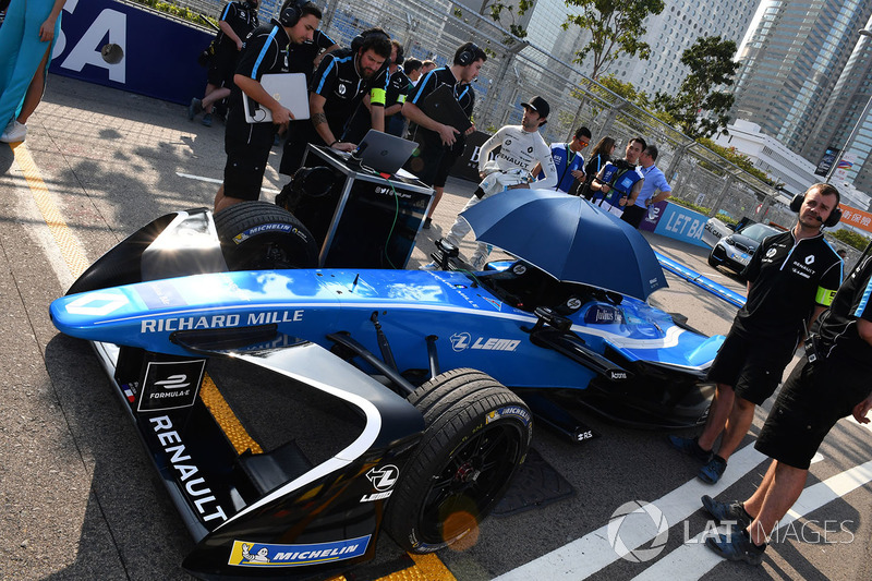The car of Nicolas Prost, Renault e.Dams, on the grid