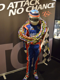 佐藤琢磨、インディ500優勝時のドライビングスーツ