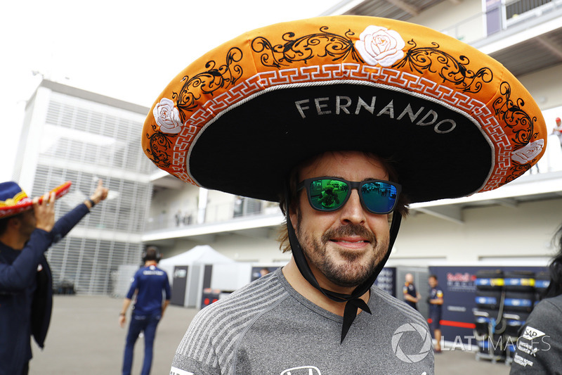 Fernando Alonso, McLaren y su sombrero