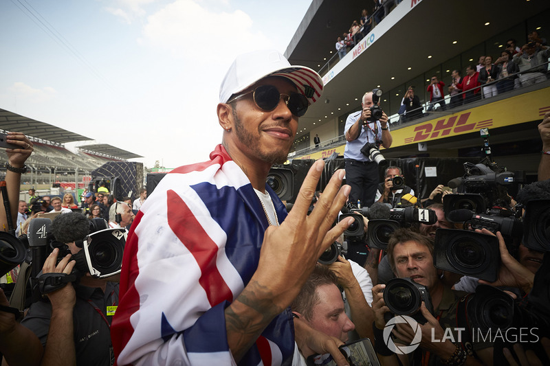 2017 World Champion Lewis Hamilton, Mercedes AMG F1