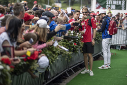 Sebastian Vettel, Ferrari fans selfie