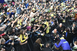 Valentino Rossi, Yamaha Factory Racing, mit Fans