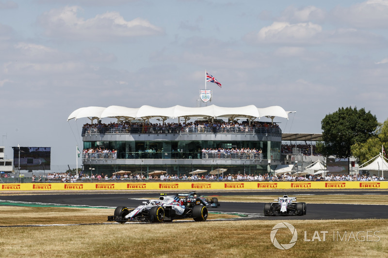 Sergey Sirotkin, Williams FW41, y Lance Stroll, Williams FW41