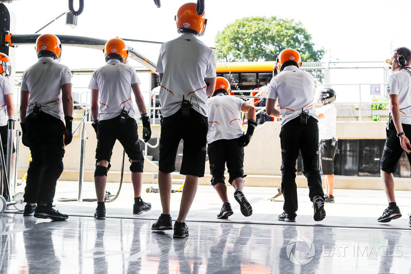 McLaren mechanics