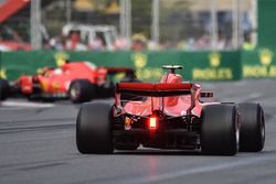 Kimi Raikkonen, Ferrari SF71H, Sebastian Vettel, Ferrari SF71H