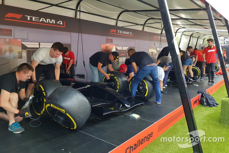 Tim pitstop tercepat bisa dapat Paddock Pass gratis